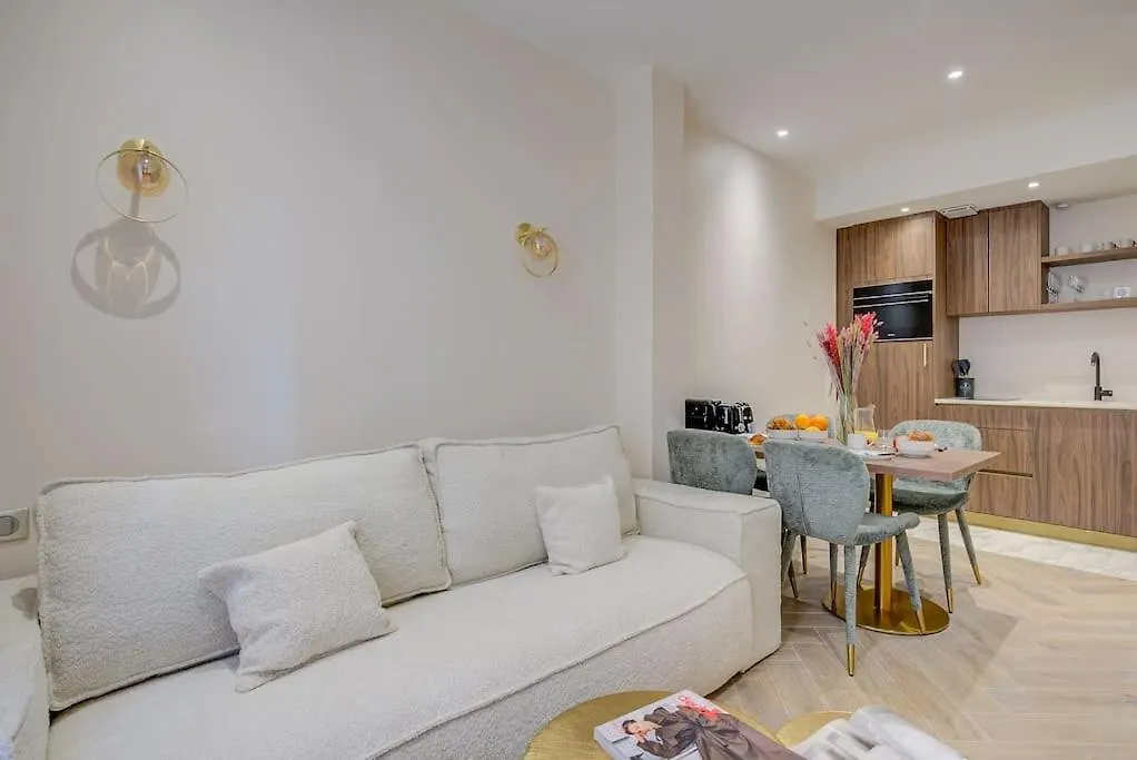 Peaceful Getaway Near Marais - With Ac Apartment Paris 0*,  France